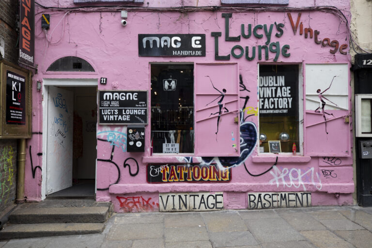 LUCY’S LOUNGE